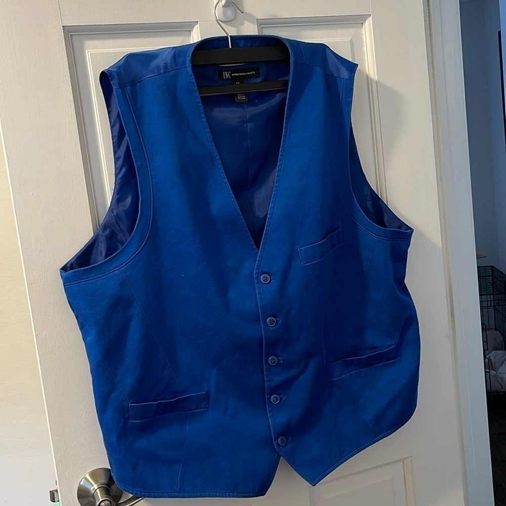Blue vest - Picture 1 of 3